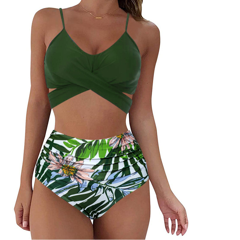 Elegantes Damen Bikini Set mit modernem Kreuzband-Oberteil und high-waist Höschen für den Urlaub.