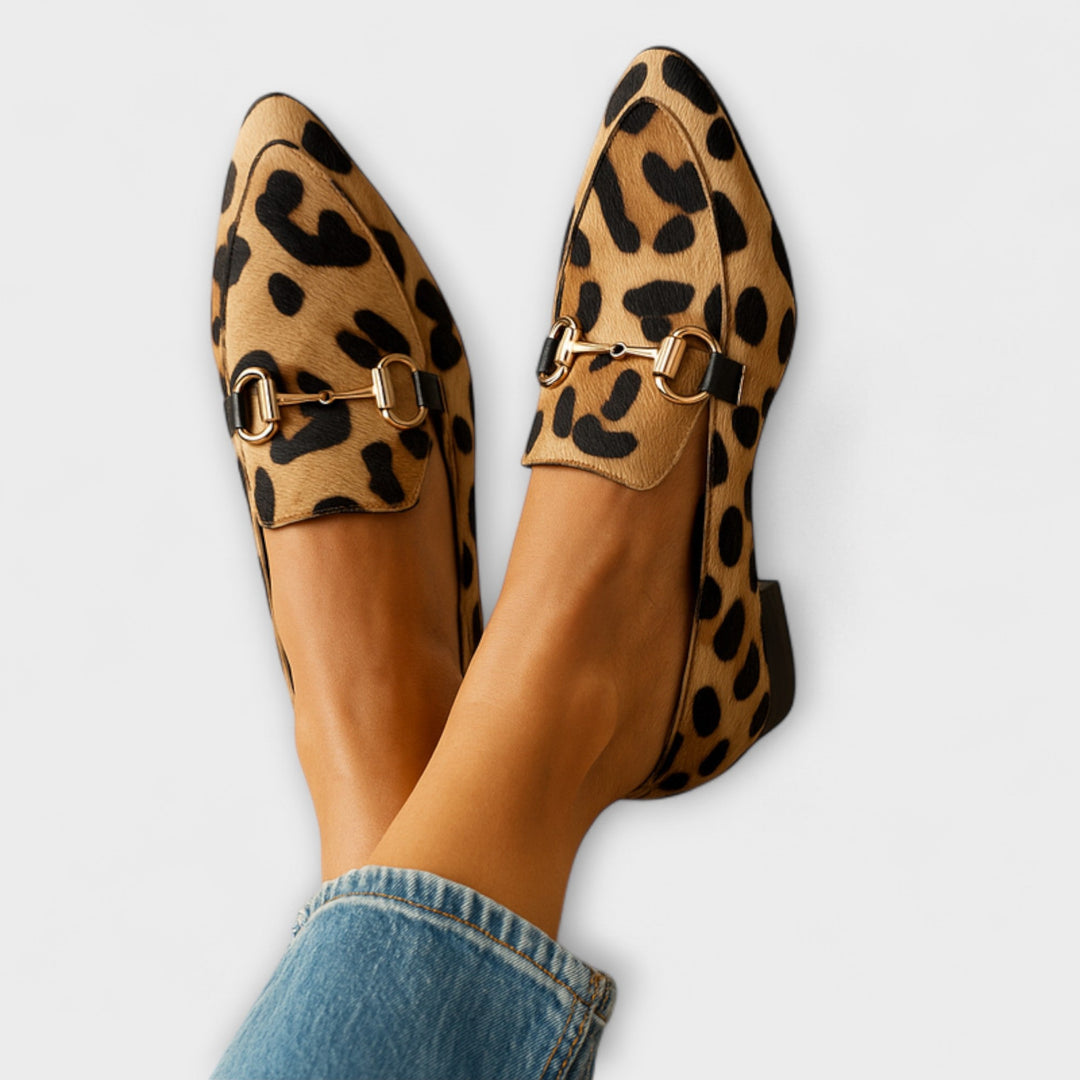 Damen elegante moderne Slipper mit spitzer Kappe und modischem Animal Print Design, perfekt für Alltag & Abend.