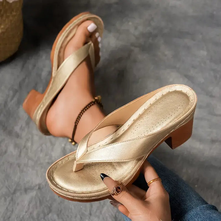 Elegante & bequeme Damen Sandalen für den Sommer mit Fusskomfort, ideal für den Alltag.