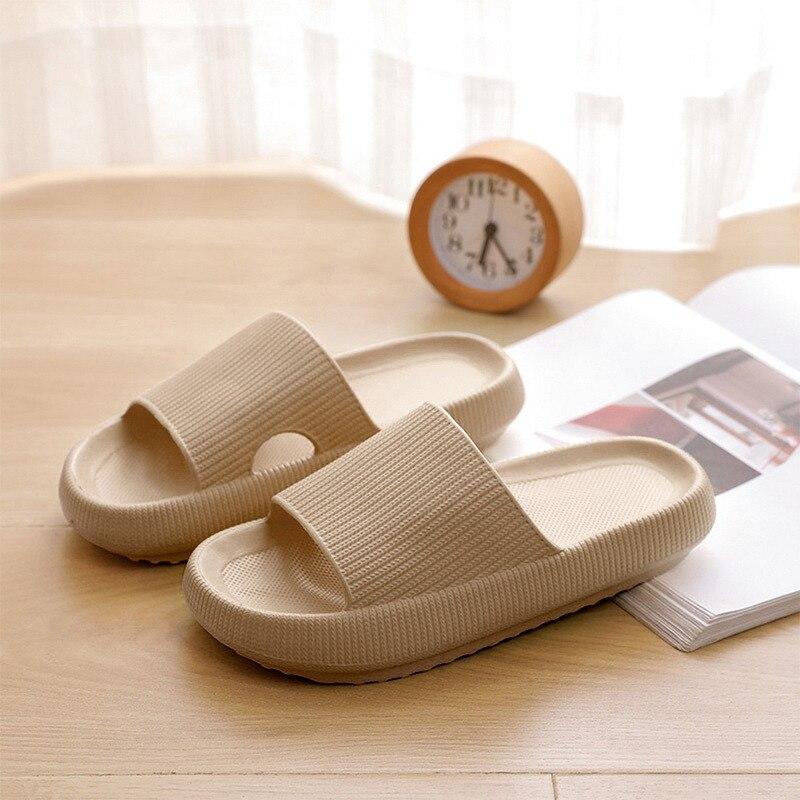 Leichtfüssige Damen Sandalen, weiche Sohle, Schlupfschuhe; perfekte Komfortschuhe für warme Sommertage.