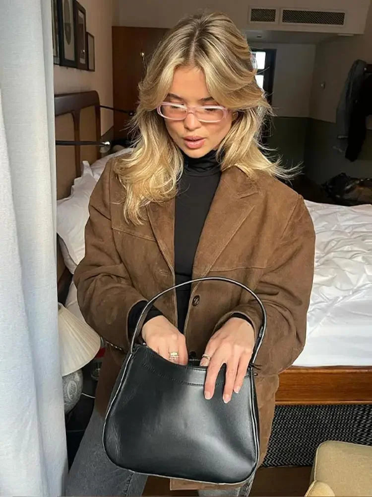 Vielseitige braune Damen Übergangsjacke, perfekt als Casual Jacke oder elegante Büro Jacke für den Herbst.