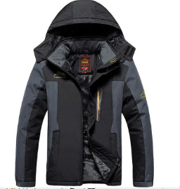 Multifunktionale Herren Winterjacke für Sport und Freizeit, mit bestem Kälteschutz und robustem Design.