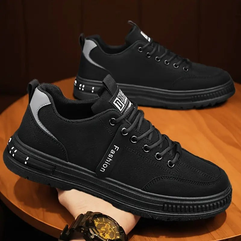Sportliche Herren Freizeitschuhe, orthopädisch, bieten Stabilität und Gehkomfort für alle Jahreszeiten.