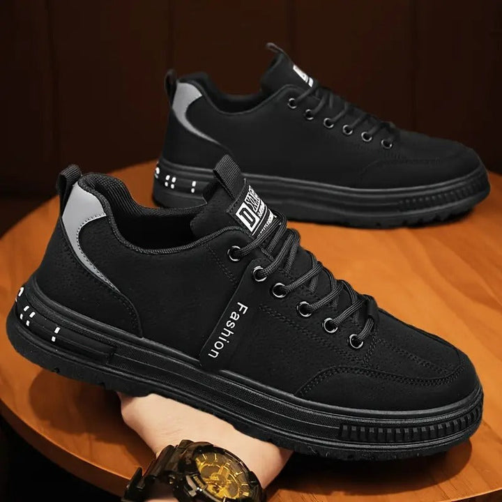 Sportliche Herren Freizeitschuhe, orthopädisch, bieten Stabilität und Gehkomfort für alle Jahreszeiten.