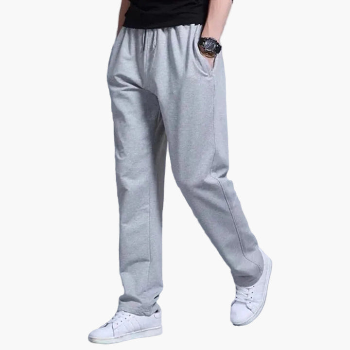 Bequeme Herren Trainingshose für Sport & Alltag; weiche Jogginghose für optimalen Komfort & Freizeit.