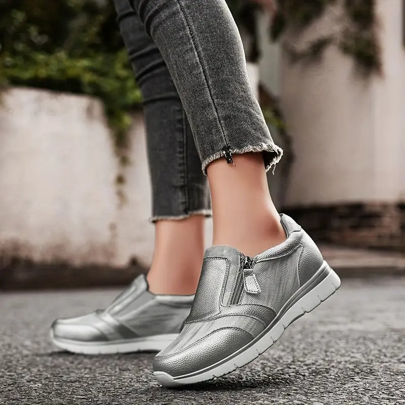 Damen Komfort Sneaker von oben: bequeme Passform, atmungsaktives Material und sportliches Design für Freizeit.