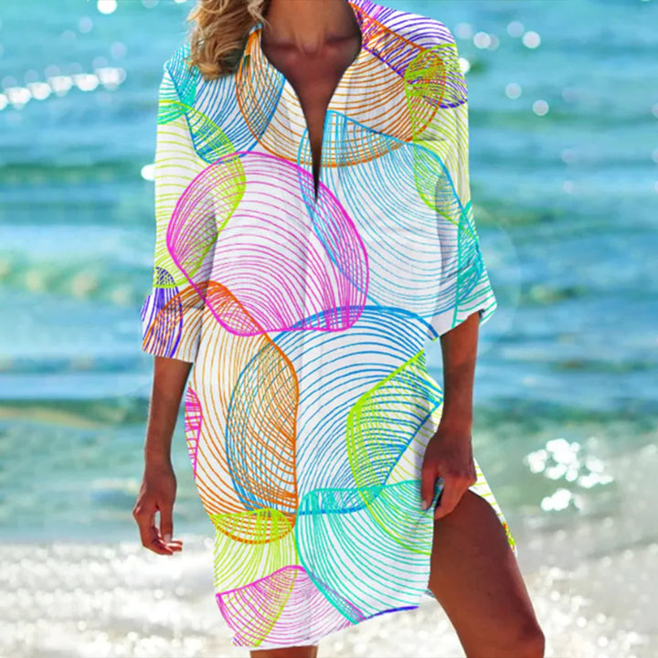 Kurzes Damen Sommerkleid im Hemd-Stil mit farbenprächtigem Aquarell-Tropendruck, modisch & leicht.