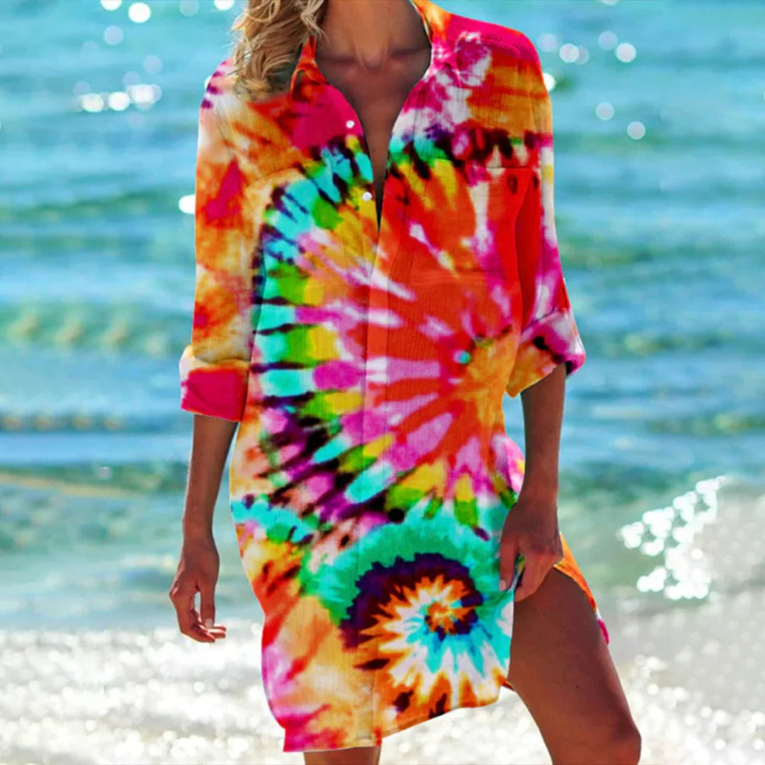 Freizeitliches Damen Hemdkleid mit exotischem Tropendruck, perfekt als modisches Sommerkleid.