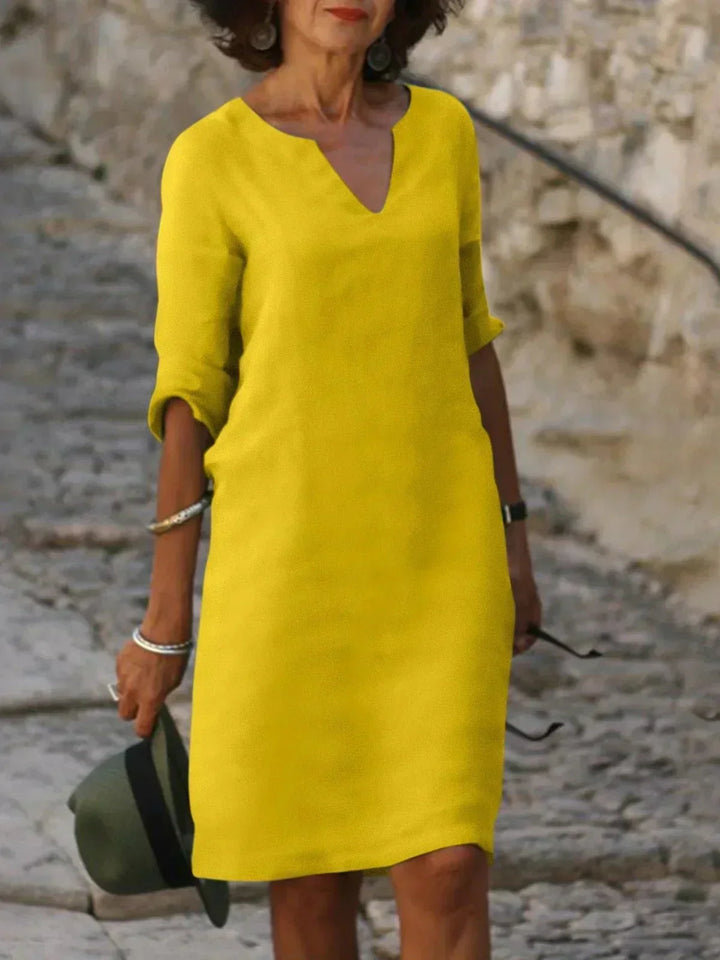 Vielseitiges Damen Midi Kleid, fließend und leicht, ideal für warme Tage und feminine Outfits.