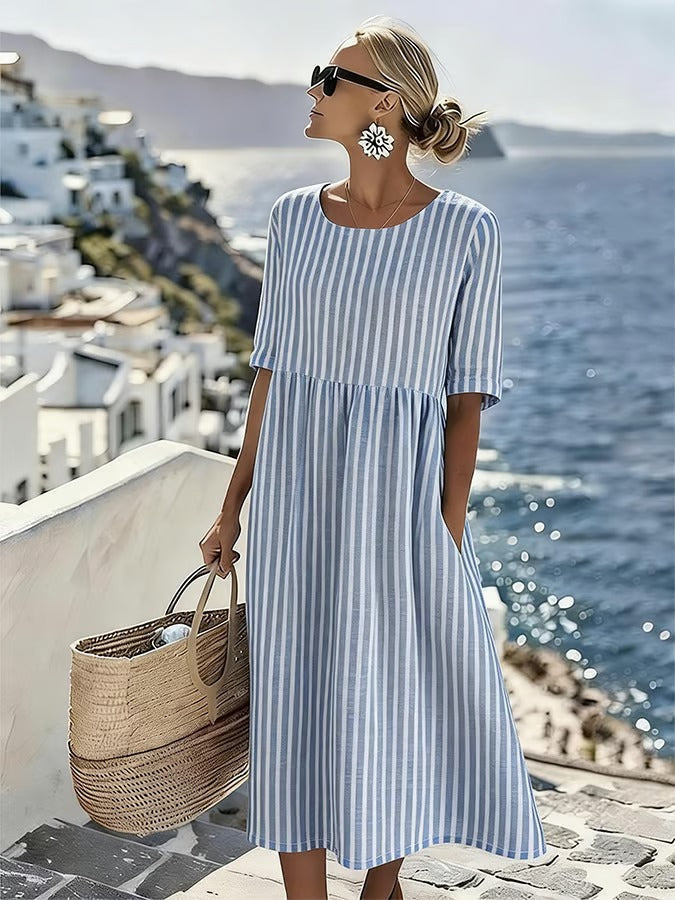 Elegantes blaues Damen Midikleid, gestreift, A-Linie, perfekt für Sommer, Freizeit & Urlaub. Bequemes Alltagskleid mit Taschen.