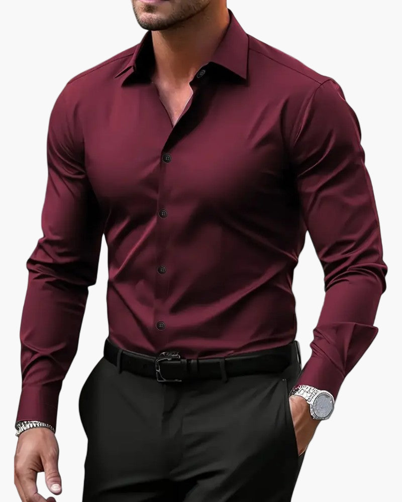 Modisches Herren Business-Hemd, elegant und stilvoll, geeignet für professionelle Auftritte und Events.