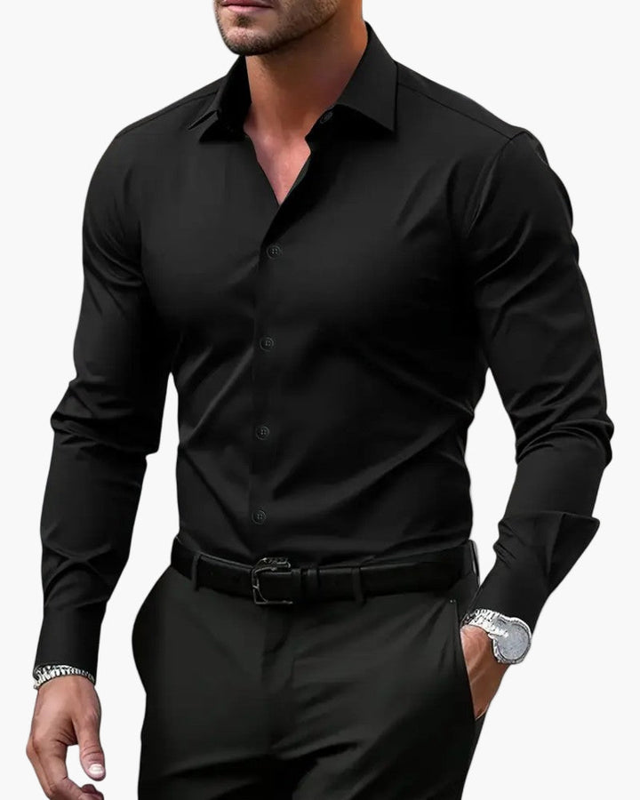 Elegantes Herren Business-Hemd mit modernem Slim Fit Schnitt, ideal für Büro und festliche Anlässe.