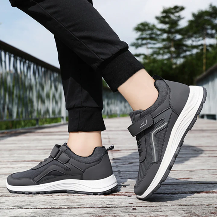 Detailansicht ergonomischer Damen Komfortschuhe. Weiches, atmungsaktives Material für optimalen Halt und Bequemlichkeit.