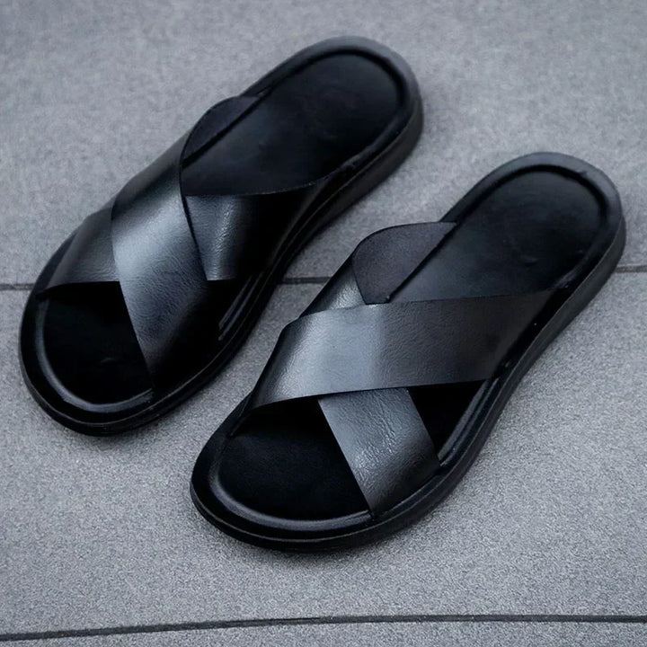 Italienische Herren-Leder-Pantoletten Lorenzo. Stilvolle, bequeme Sommerschuhe für Männer.