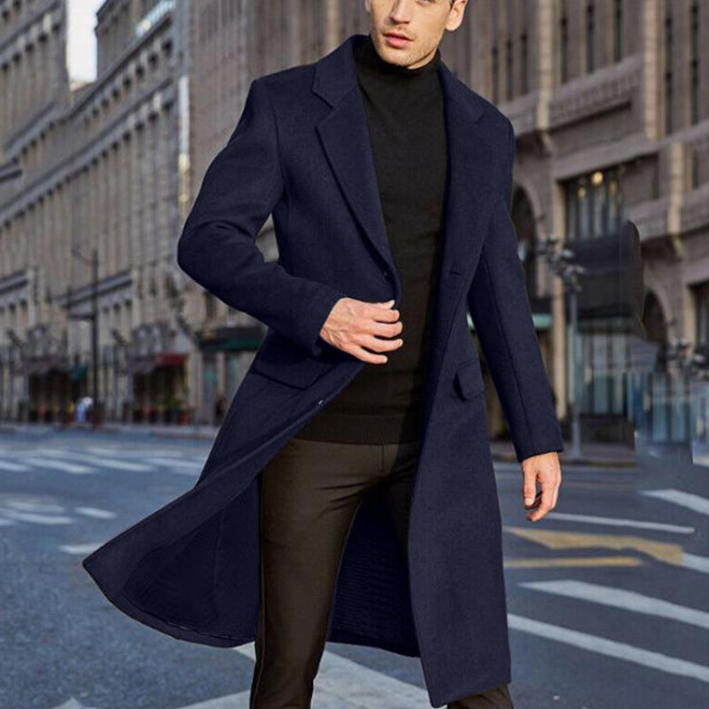 Eleganter Herren Wintermantel, mittellang, für Business und Freizeit. Klassische Oberbekleidung für Herrenmode.