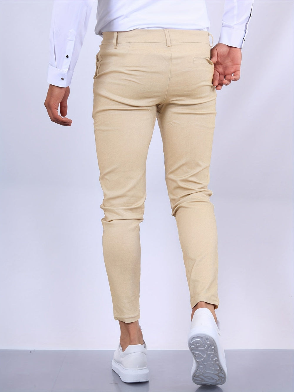 Elegante Herren Chinohose Skinny Fit in Schwarz. Perfekt für Büro und Abend. Hoher Komfort.