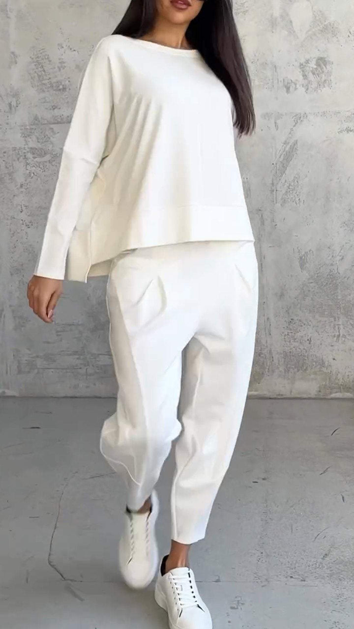 Modisches Damen Freizeitkleidungs-Set in Beige, mit fließendem Stoff für einen entspannten, stilvollen Look.