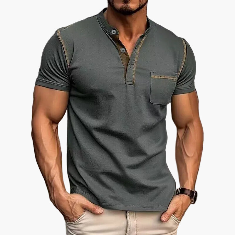 Lässiges Herren Henley T-Shirt Kurzarm mit Farbakzent, super für entspannte Tage.
