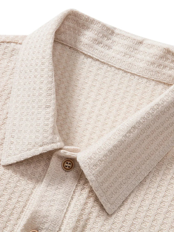 Bequemes grünes Kurzarm Herren Polo-Shirt aus atmungsaktivem Stoff, ideal für Frühling & Sommer.