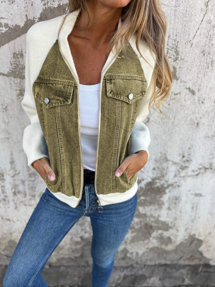 Stilvolle Damen Übergangsjacke, moderne Bomberjacke für Herbst, bequem und schick in klassischem Blau.