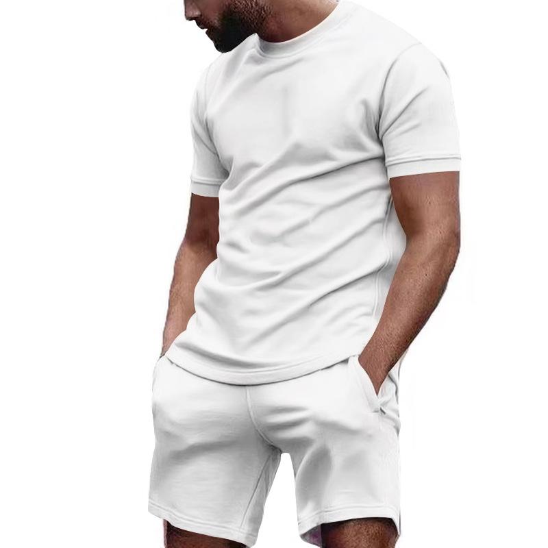 Vielseitiges Herren Freizeitkleidungs-Set: T-Shirt & Shorts. Perfekt als Casual Outfit oder Loungewear für Männer.