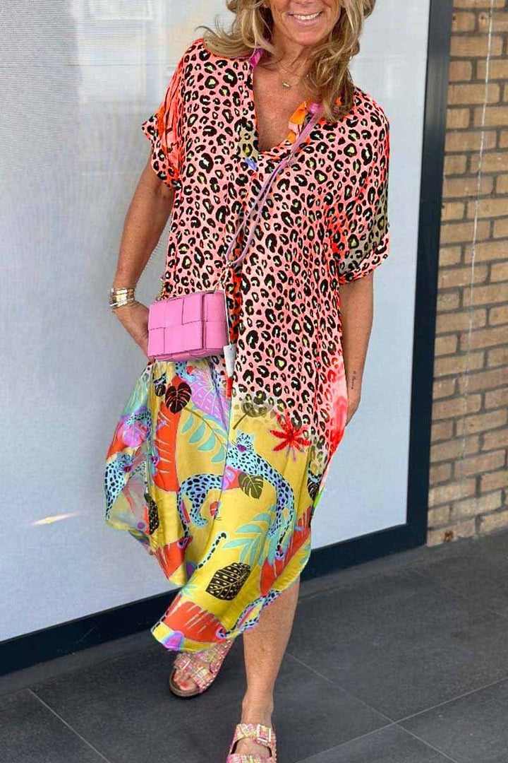 Stylisches Damen Alltagskleid mit Leopardenmuster und kurzen Ärmeln. Ein modisches und bequemes Sommerkleid.