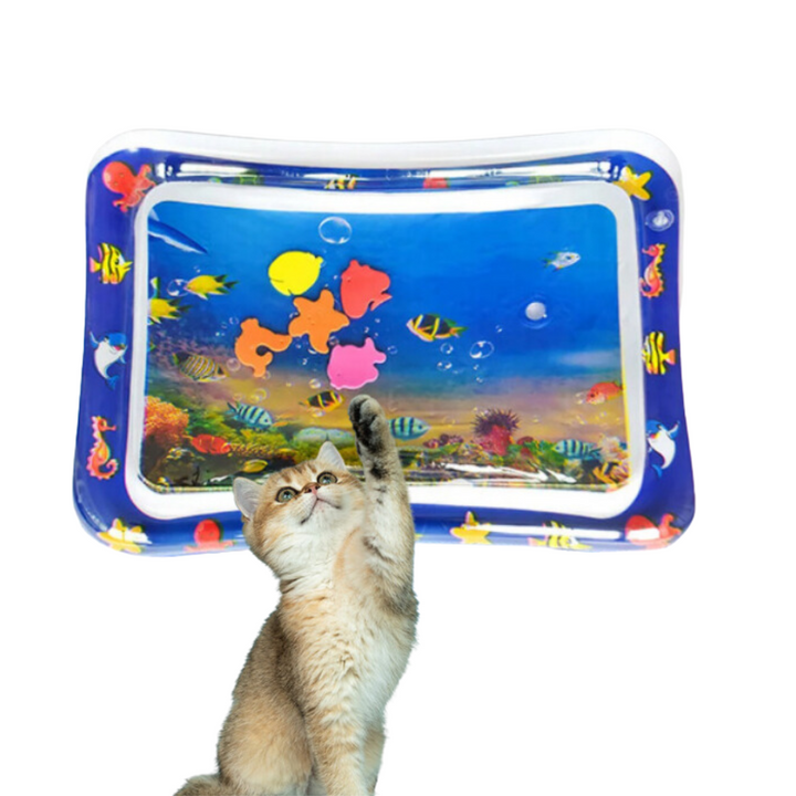 Interaktive Katzen Wasserspielmatte mit Sprinkler für Spaß und Abkühlung im Sommer. Perfektes Katzenspielzeug.