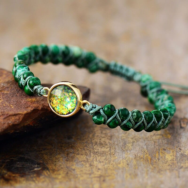 Damen Opal & Jaspis Erdarmband mit runden Natursteinen im Boho-Stil. Femininer Schmuck für Balance & Ruhe.