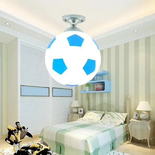 Moderne LED Deckenleuchte Basketball Design. Dimmbare Kinderzimmerlampe für sportbegeisterte Kinder.
