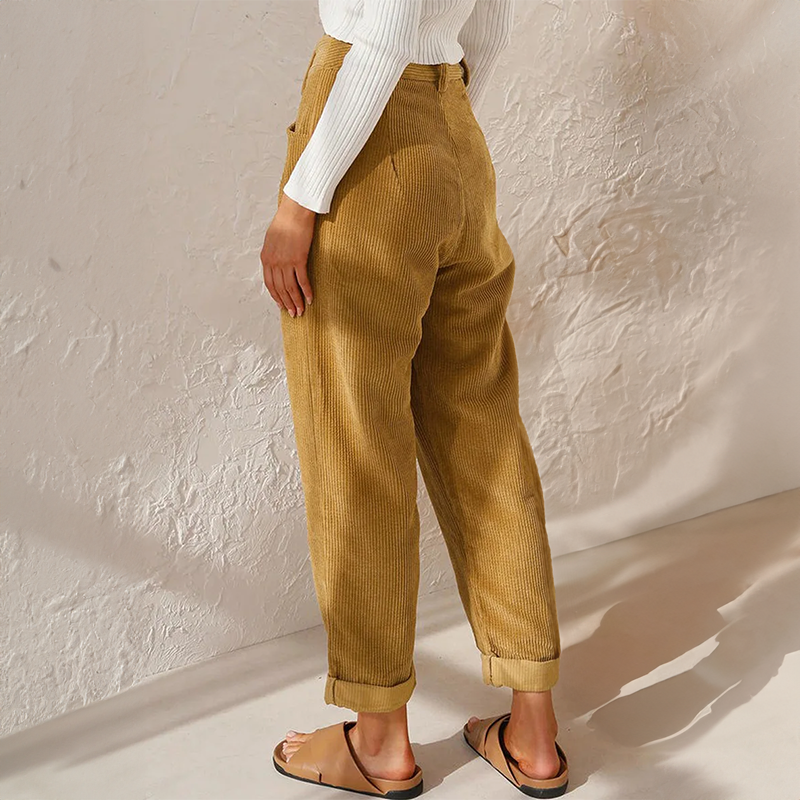 Vielseitige High Waist Damenhose im Relaxed-Fit für jede Jahreszeit, bequem und stilvoll.