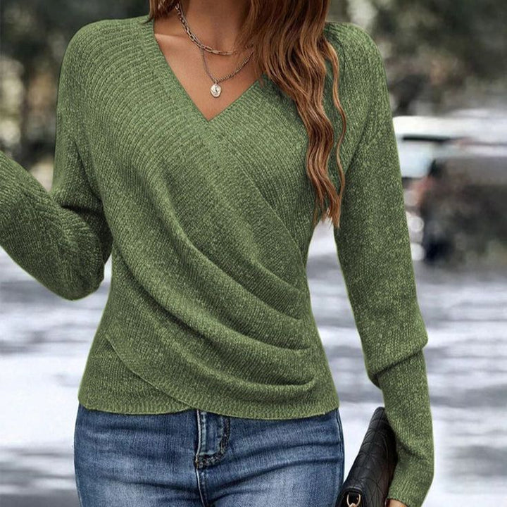Klassischer grauer Damen Nora Strickpullover. Vielseitiger Schicht-Pullover für elegante Alltags- und Büro-Outfits.