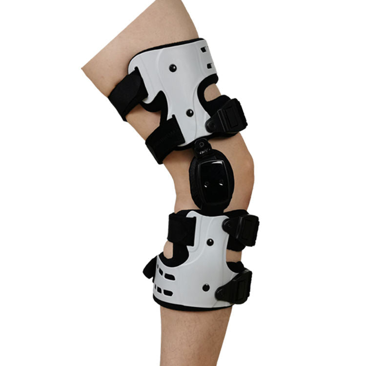 Orthopädische Kniebandage am Bein für Entlastung bei Arthrose, Meniskusproblemen und Rehabilitation.