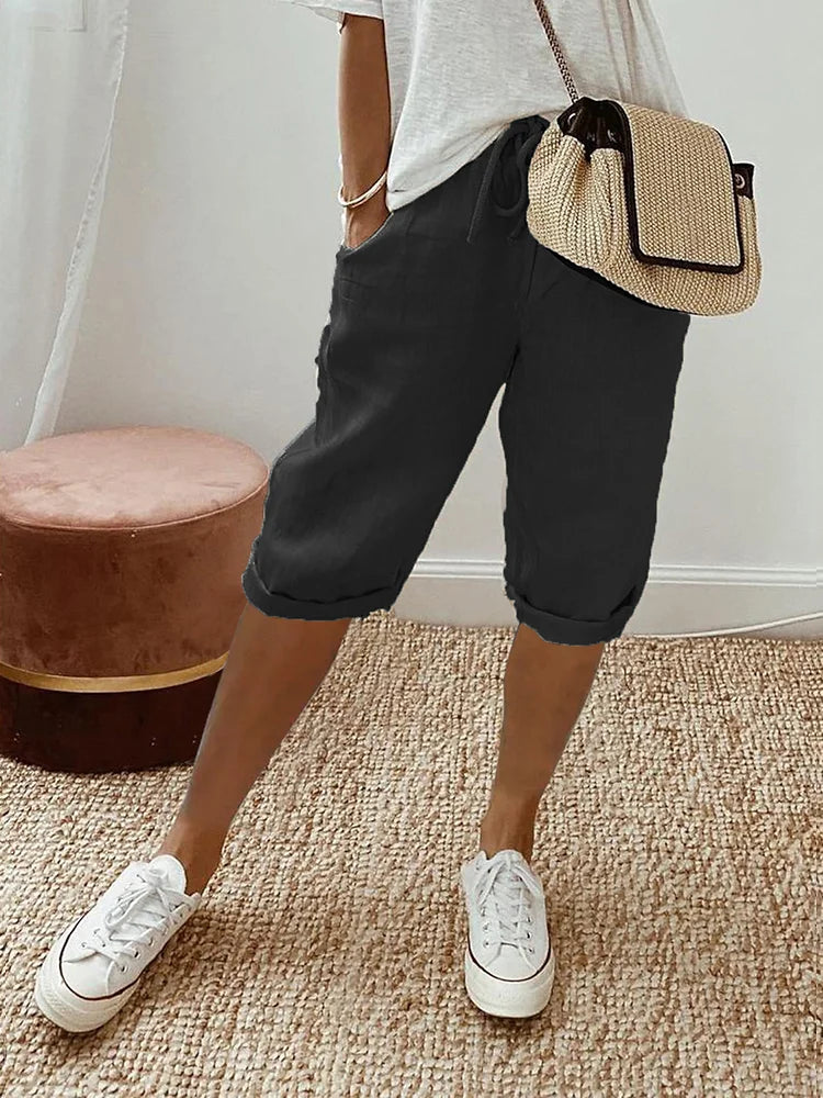 Beige Damen Freizeithose Sophie mit praktischen Taschen, ideal als Sommerhose, bequem & stilvoll.