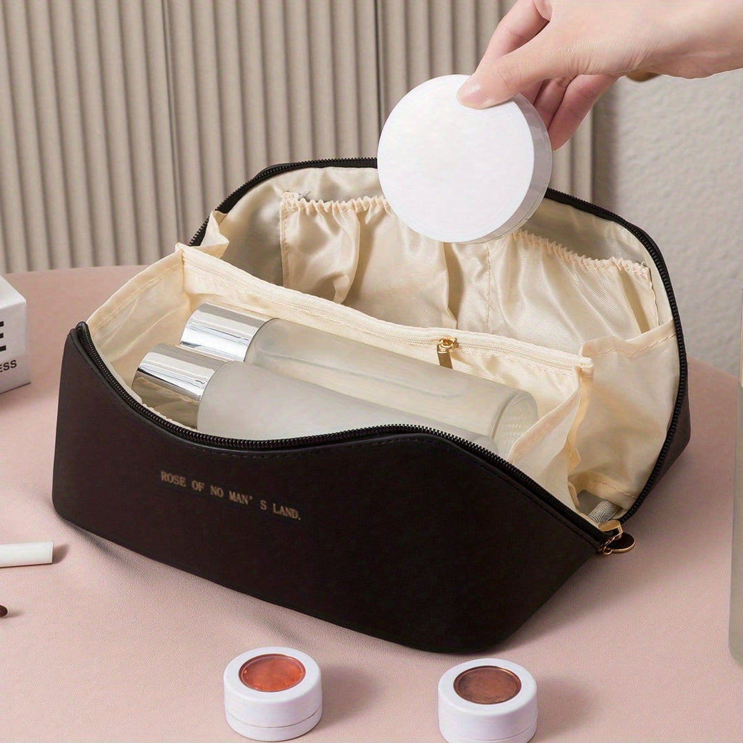 Damen Schminktasche in luxuriösem Design, perfekt als Beauty Organizer und Reise-Accessoire.