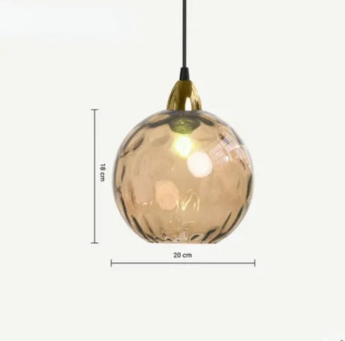 Design-Glaskugel-Hängeleuchte LumiSphere, perfekte Esszimmerlampe mit moderner Ästhetik.