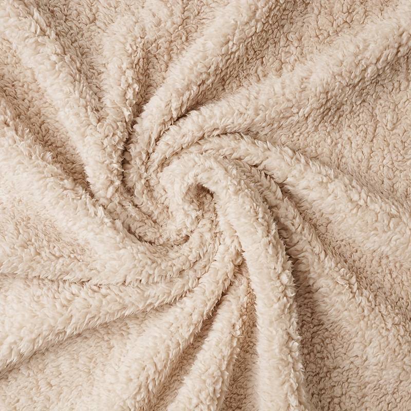 Praktische SnuggleFur Reisehundedecke aus Fleece, weich & warm für Unterwegs. Ideal für Haustiere.