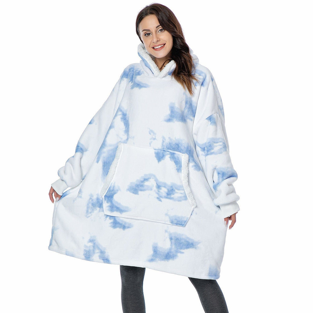 Tragbare Decken-Hoodie in neutraler Farbe, perfekt für gemütliche Stunden daheim.