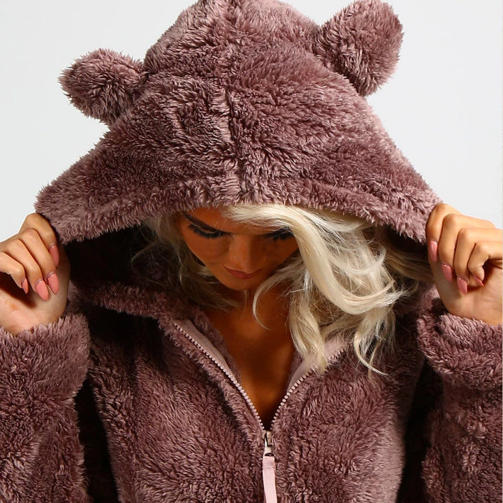 Kuscheliger Unisex Overall mit Bärenohren, idealer Homewear-Anzug für Gemütlichkeit und Freizeit.