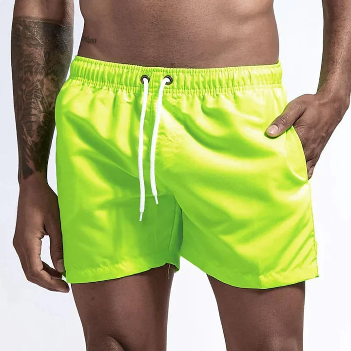 Komfortable Herren Badehose, Regular Fit, schnelltrocknend, für entspannte Tage am Meer.