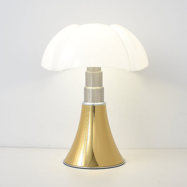 Dekorative Retro LED Lampe ClassicGlow aus Metall, die jeden Wohnraum stilvoll aufwertet.