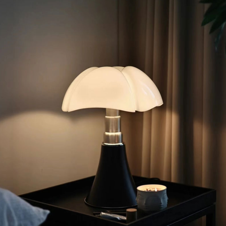 Retro LED Tischlampe ClassicGlow für stimmungsvolle Akzentbeleuchtung im Raum.