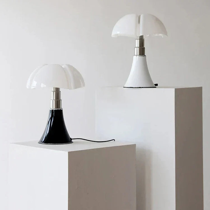 Energieeffiziente LED Retro Lampe ClassicGlow, ideal als Schreibtisch- oder Beistelllampe.