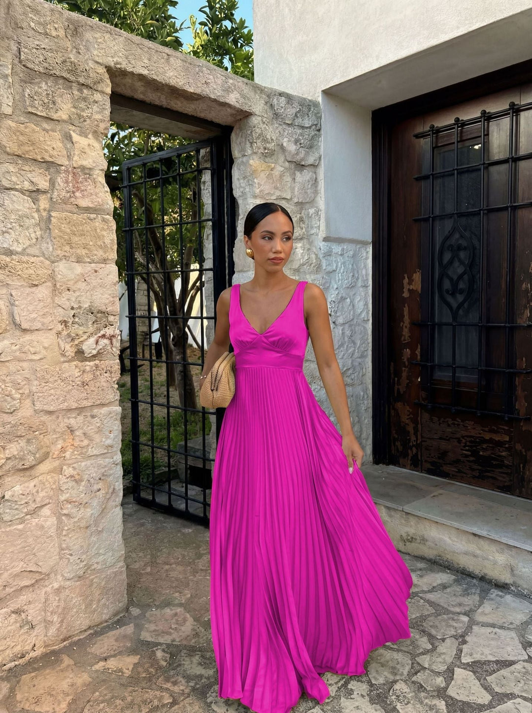 Elegantes Damen Plissee Maxikleid mit V-Ausschnitt, ideal als Hochzeitsgast-Kleid oder für Galas.