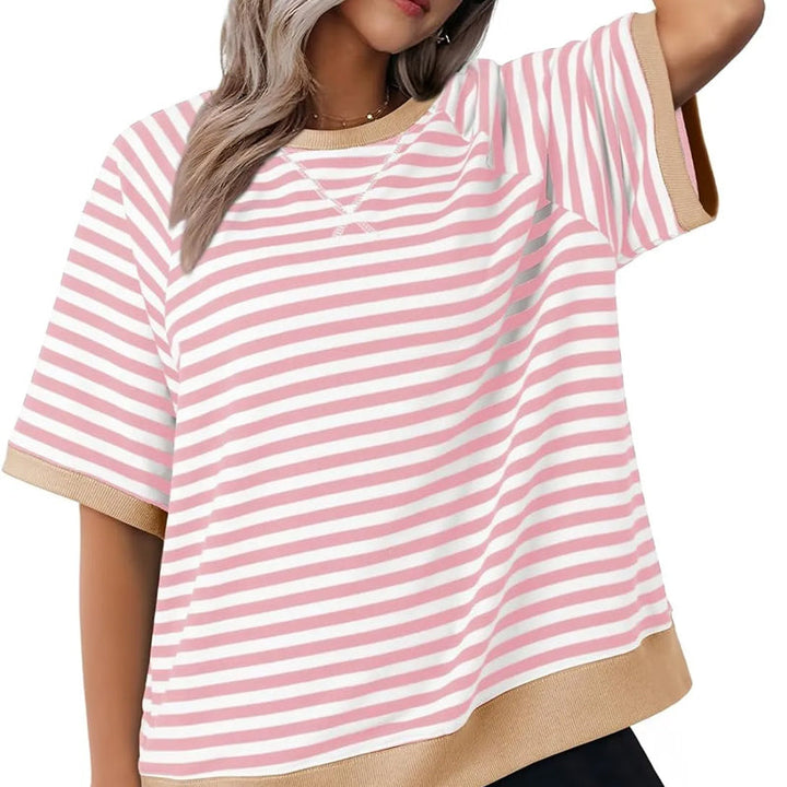 Vielseitiges Damen Oberteil gestreift, lässiger Look für entspannte Tage und sommerliche Outfits.
