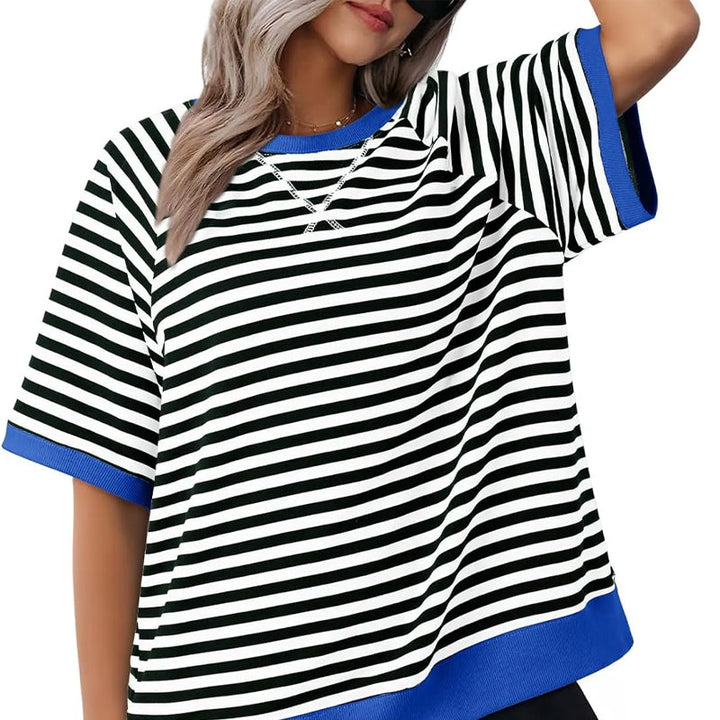 Modisches Damen Kurzarm T-Shirt mit Rundhals, gestreiftes Design ideal für den Sommer.