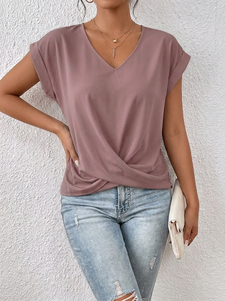 Weiches Damen T-Shirt, V-Ausschnitt, kurzarm. Lässiges Sommer Oberteil, bequem & stilvoll.