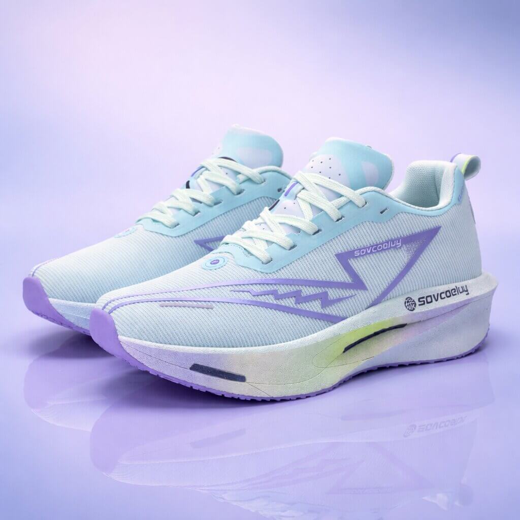Vielseitige Herrenschuhe: leichte Laufschuhe für Sport, Alltag und Fitness.