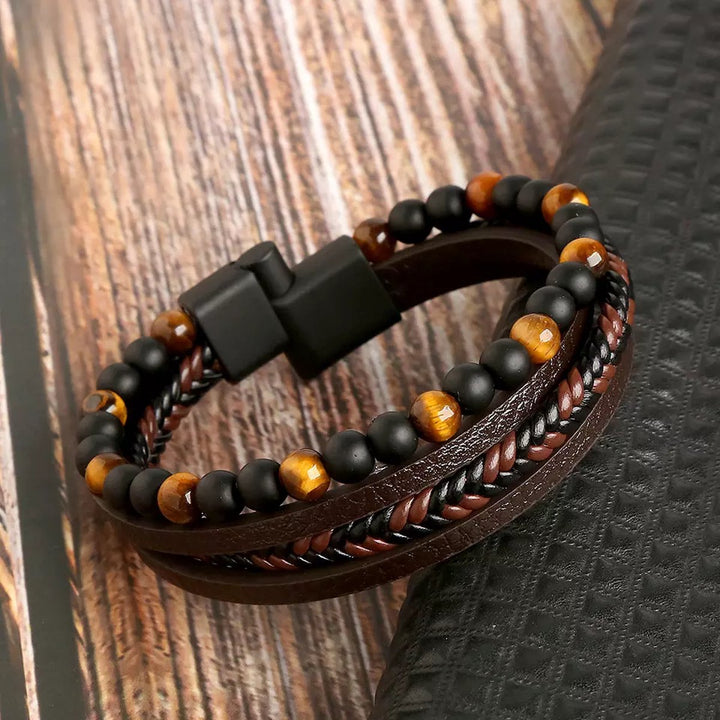Hochwertiges Herrenarmbandset, kombinierbar: Perlenarmband & Flechtarmband. Eleganter Armschmuck für Männer.