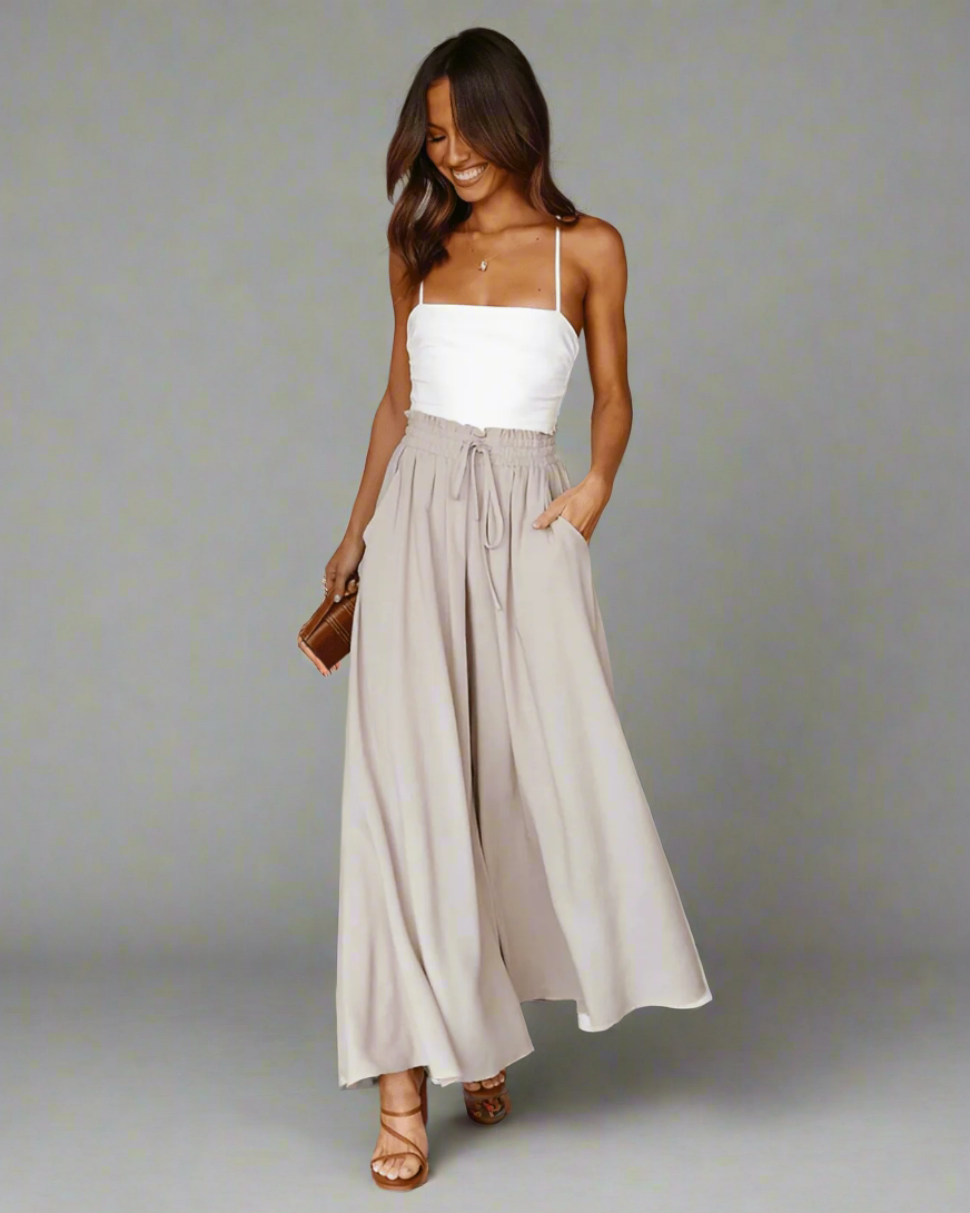 Vielseitige Damen Sommerhose Mira mit hoher Taille, leichter Stoff, locker und luftig für jeden Sommerlook.