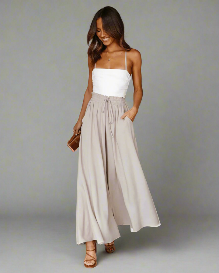 Vielseitige Damen Sommerhose Mira mit hoher Taille, leichter Stoff, locker und luftig für jeden Sommerlook.